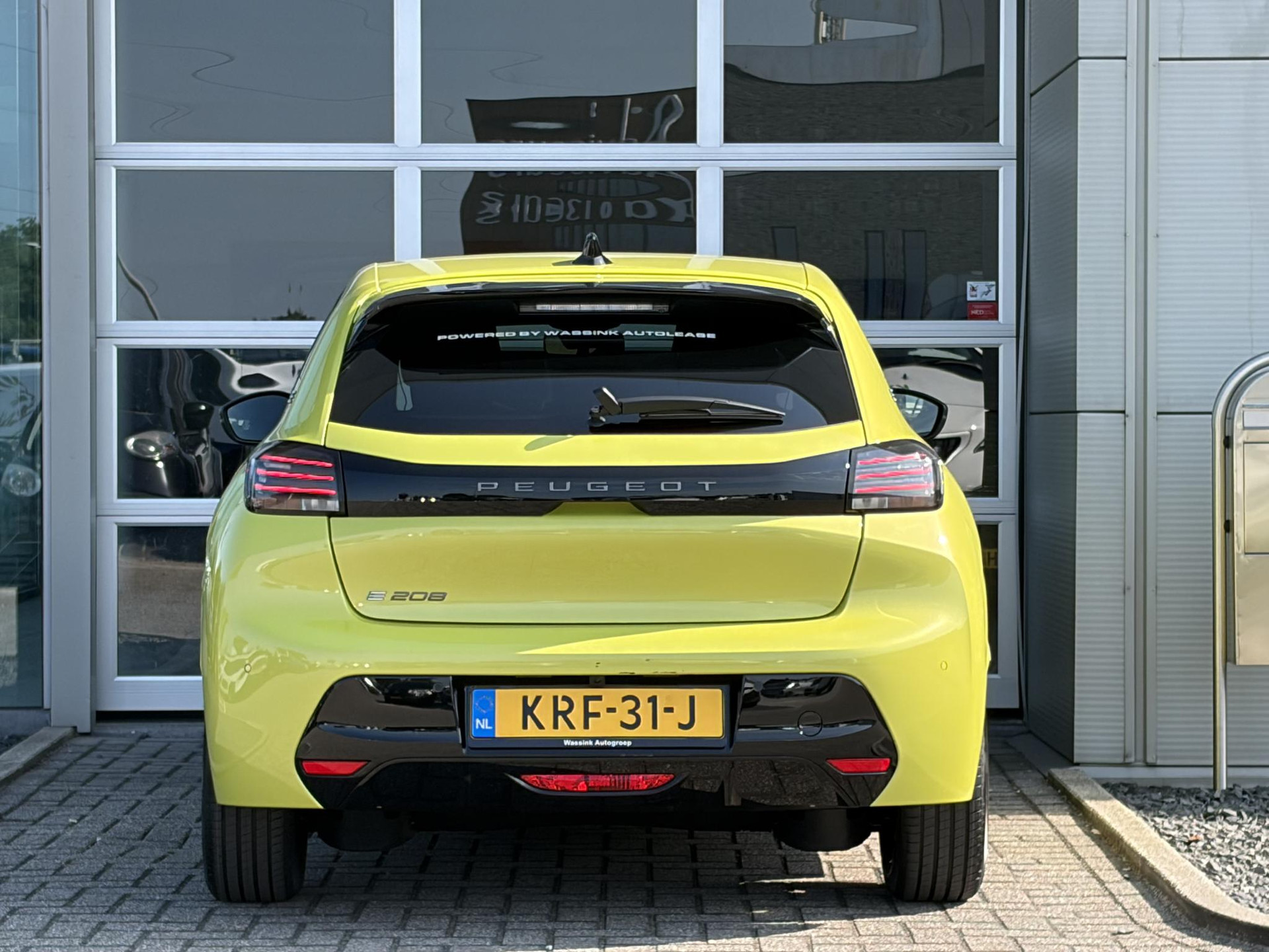 Peugeot e-208