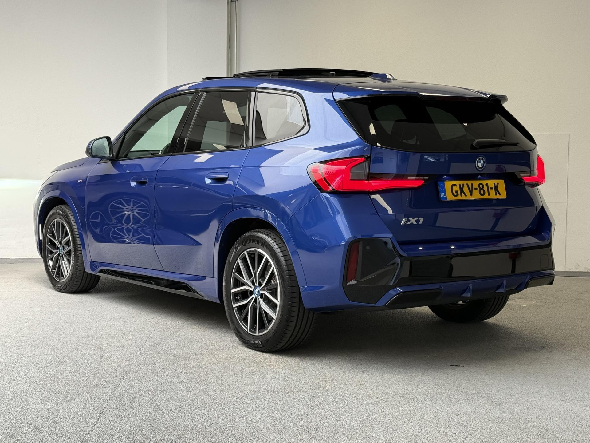 BMW iX1