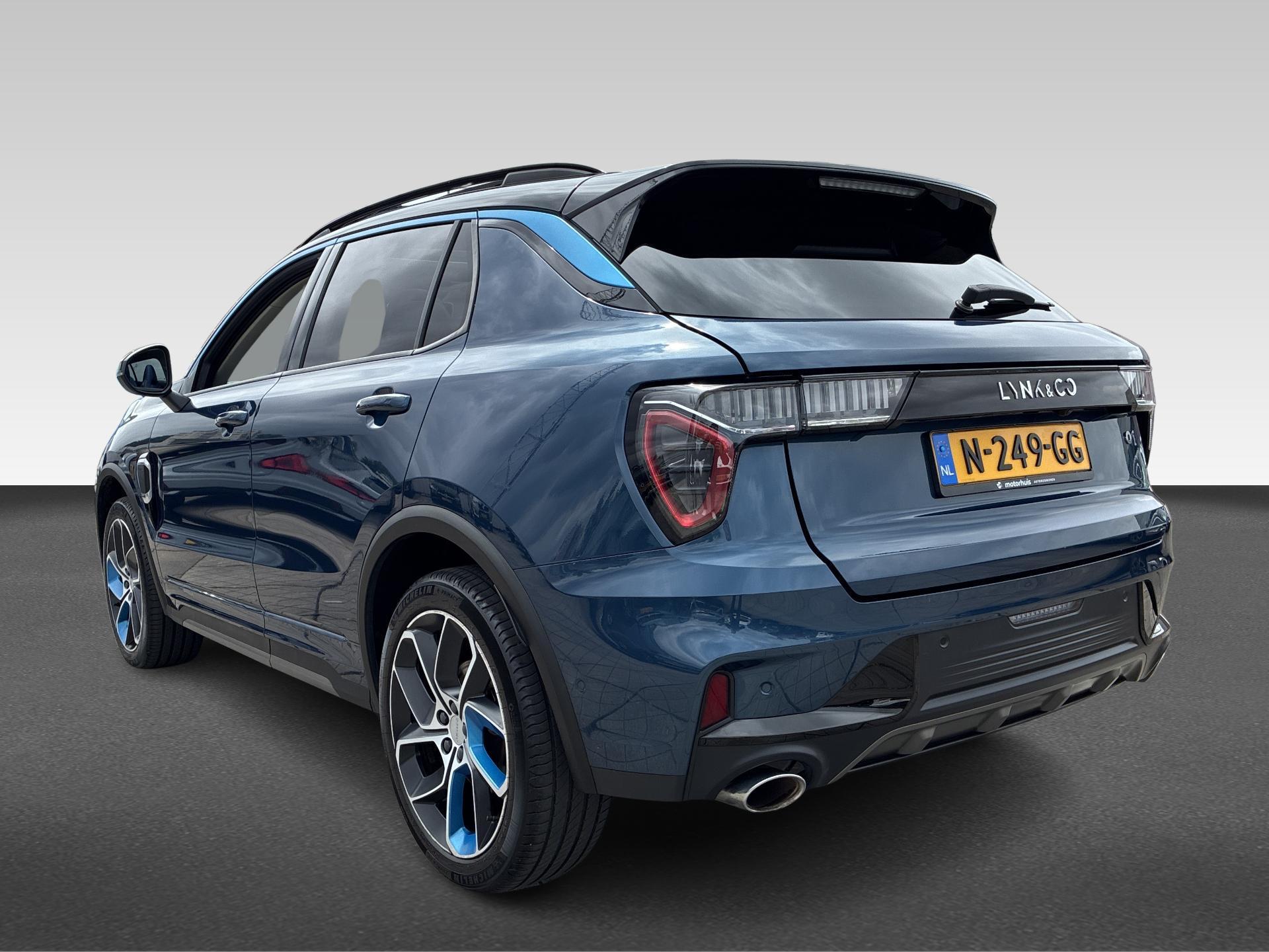 Lynk & Co 01