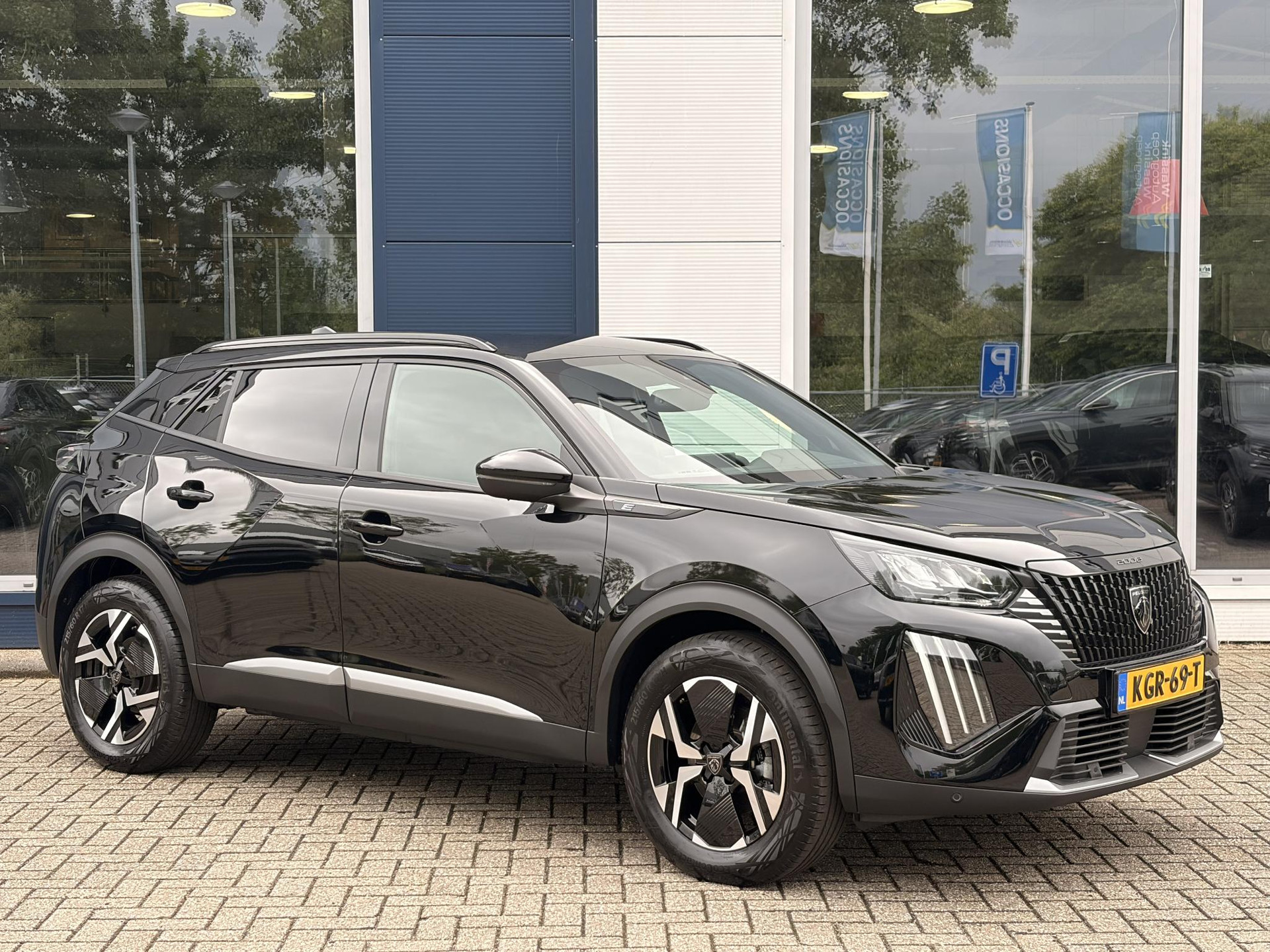 Peugeot e-2008