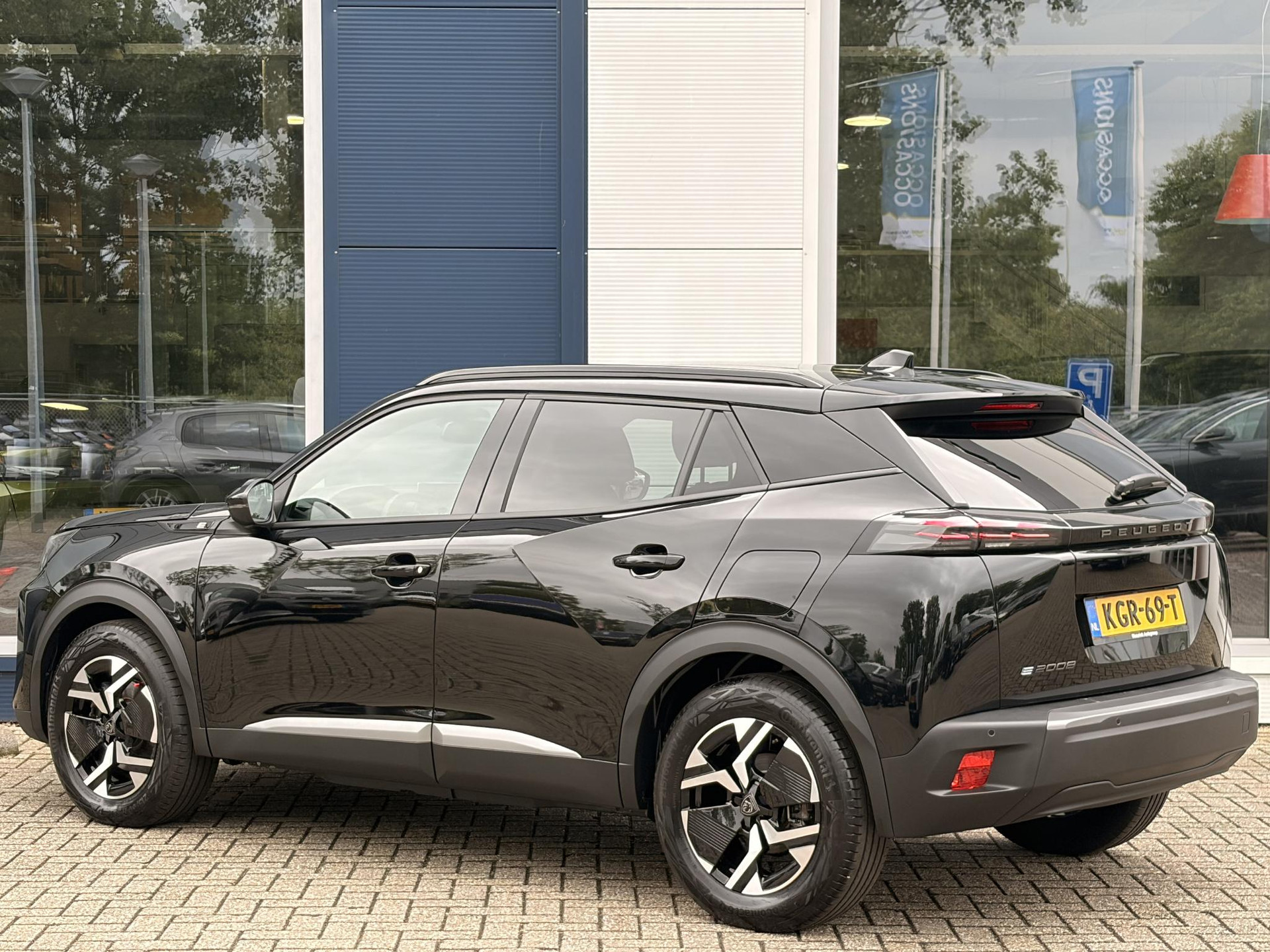 Peugeot e-2008