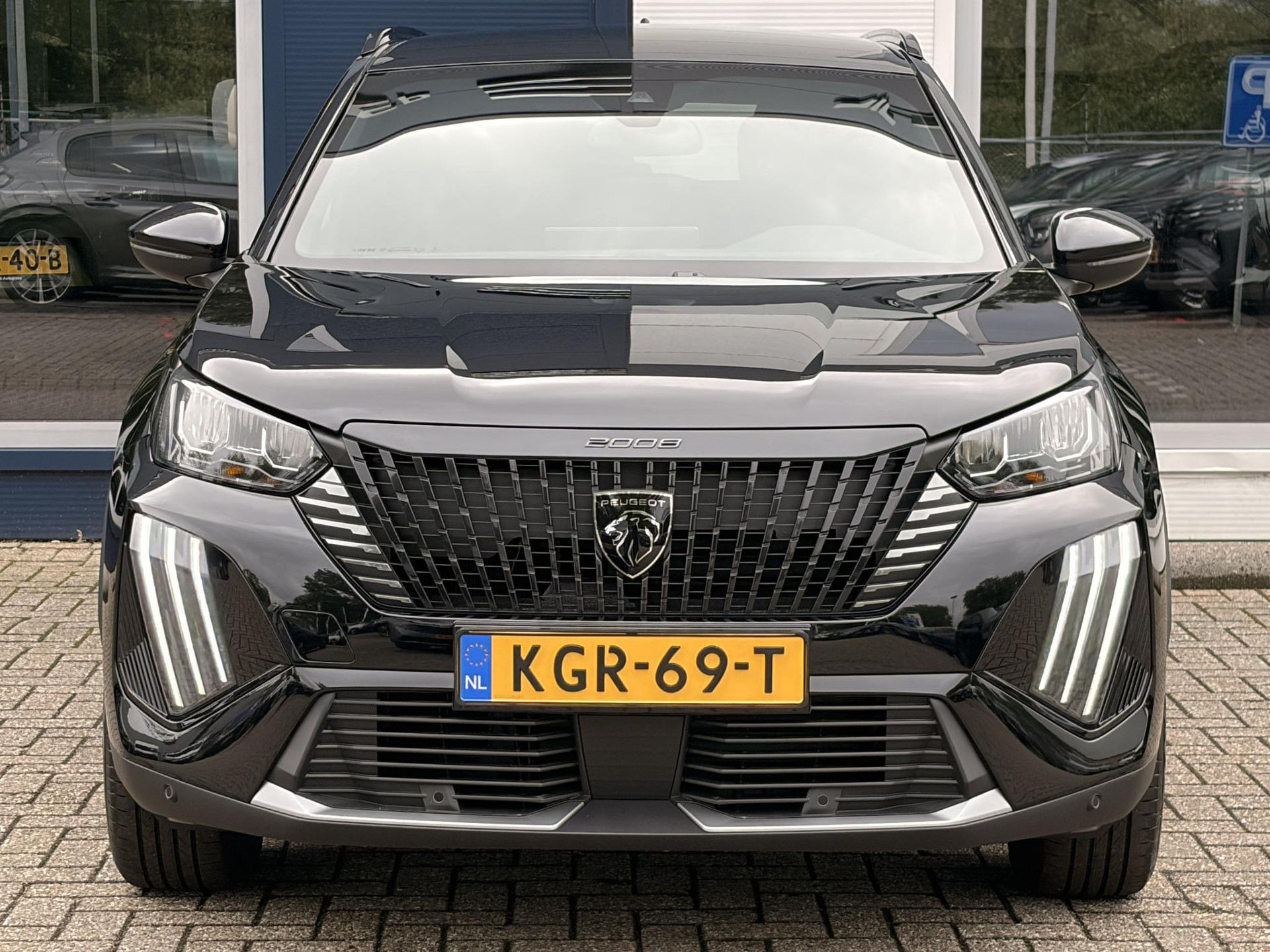 Peugeot e-2008