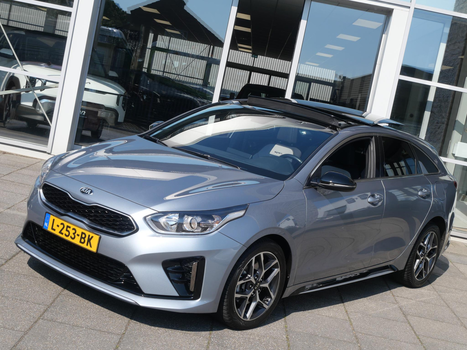 Kia Proceed