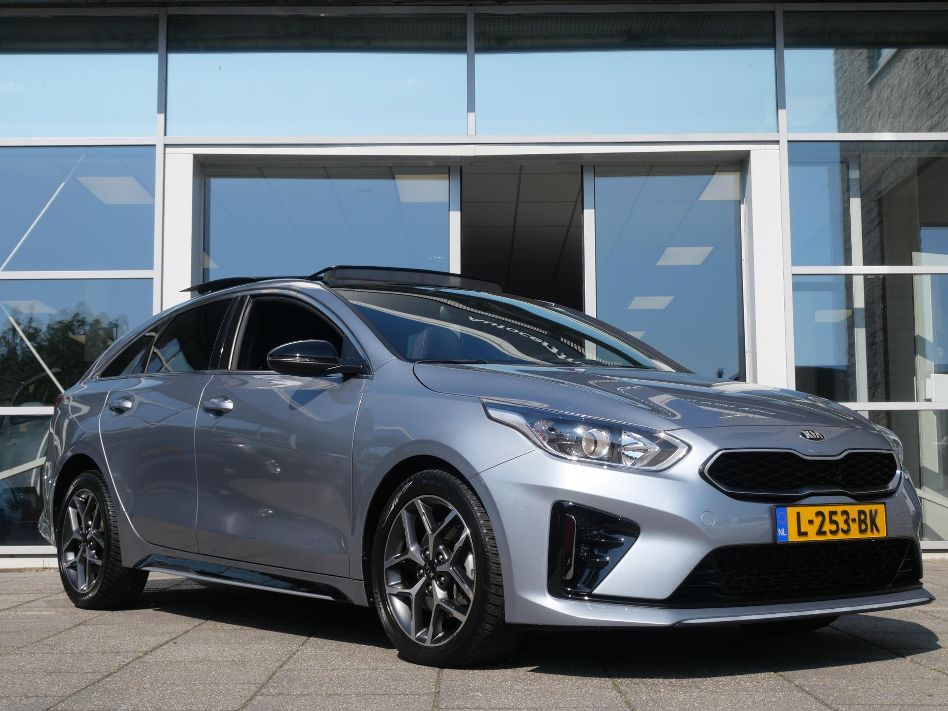 Kia Proceed