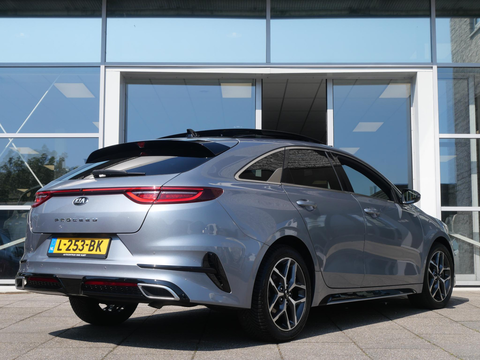 Kia Proceed