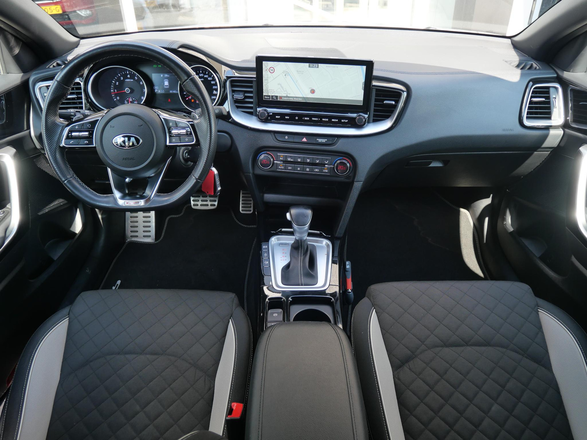 Kia Proceed