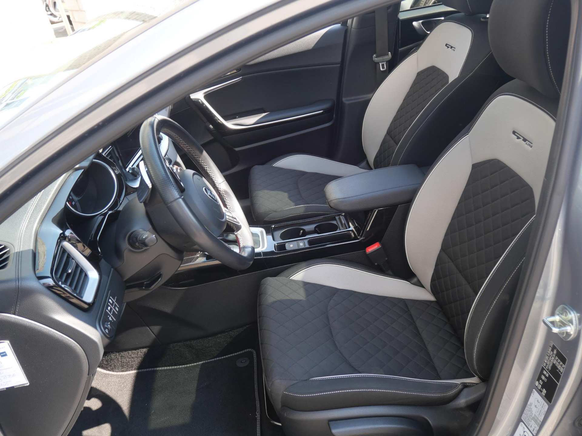 Kia Proceed