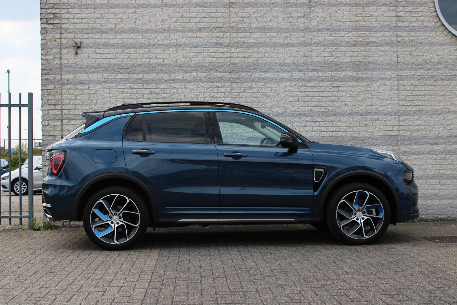 Lynk & Co 01