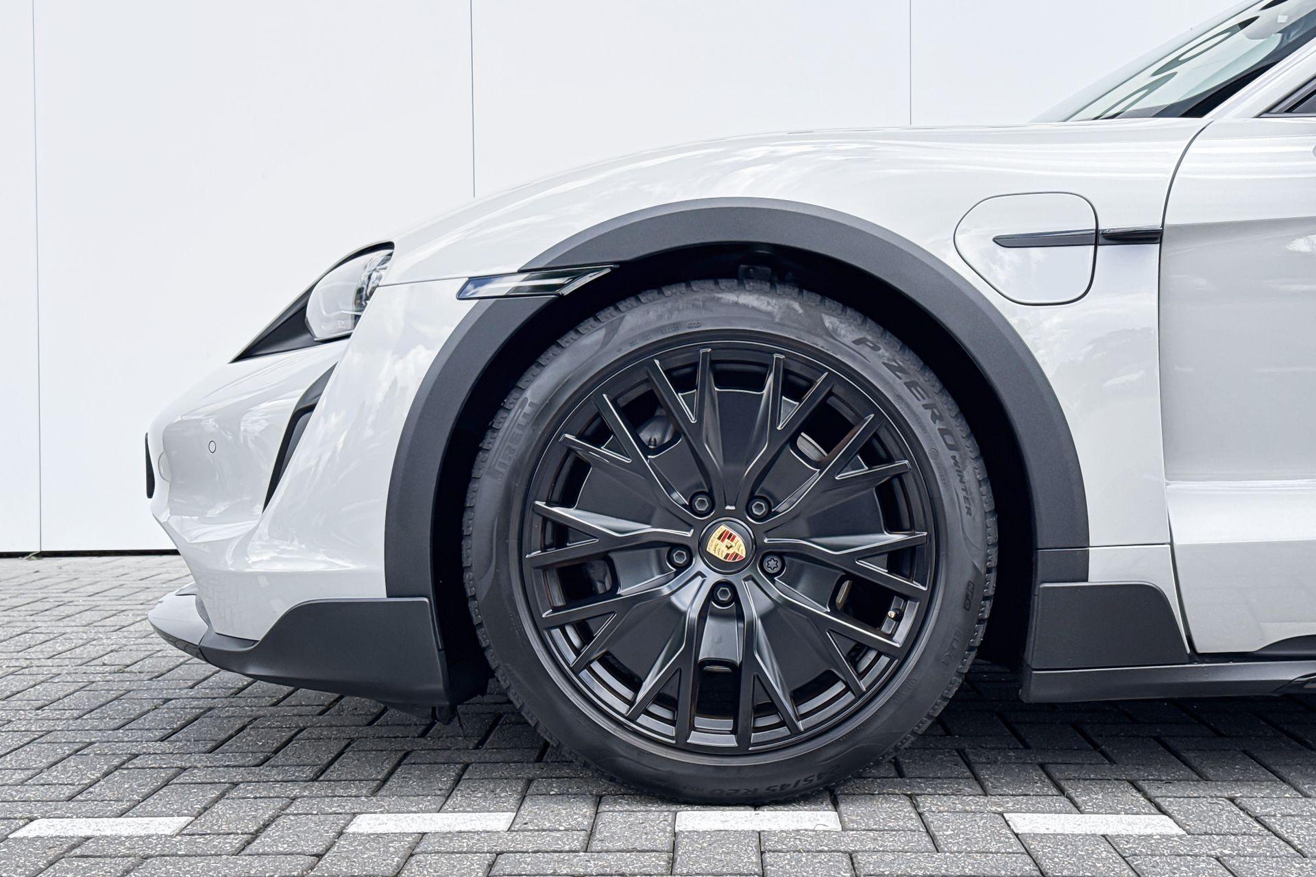 Porsche Taycan Cross Turismo