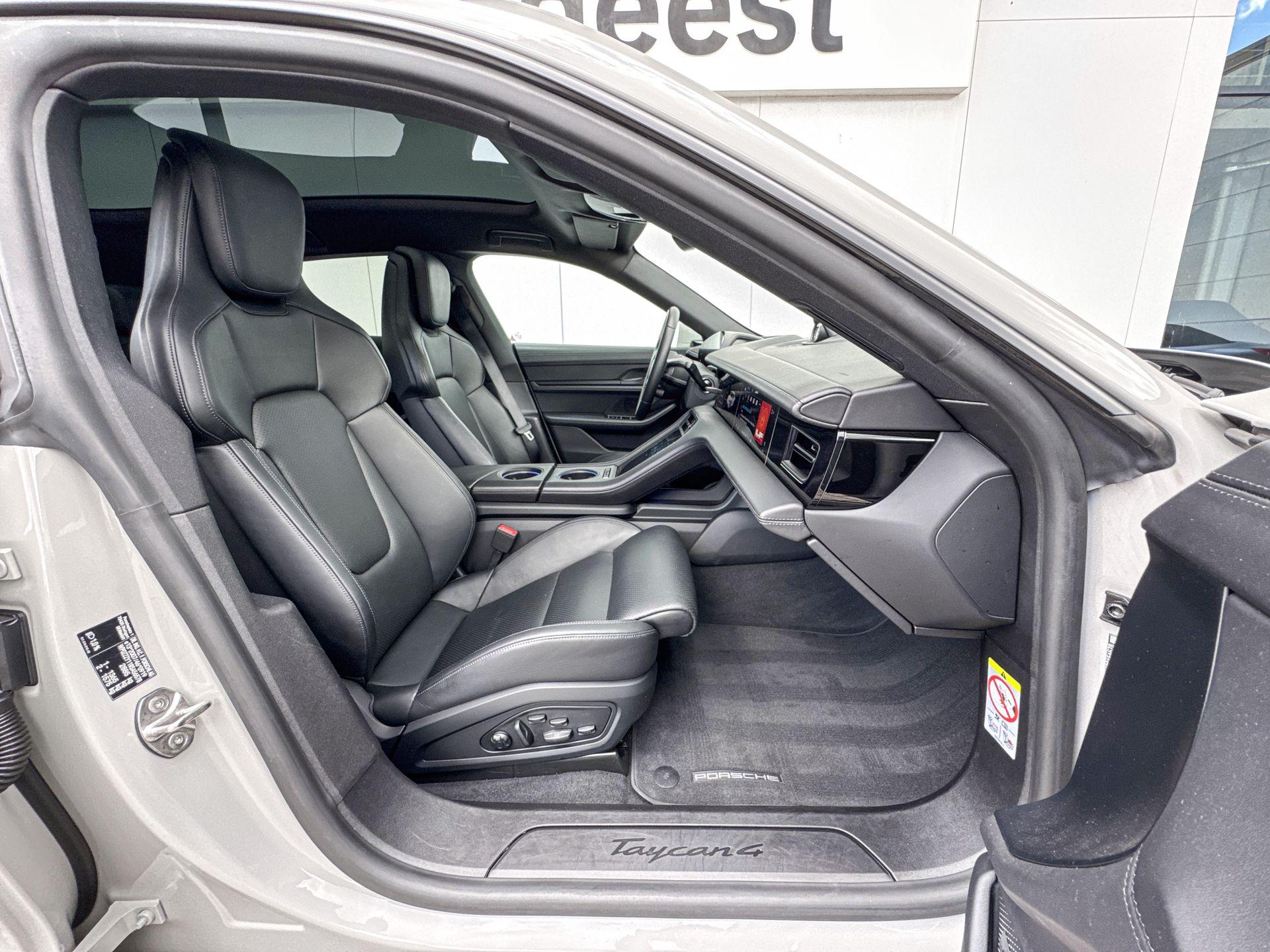Porsche Taycan Cross Turismo
