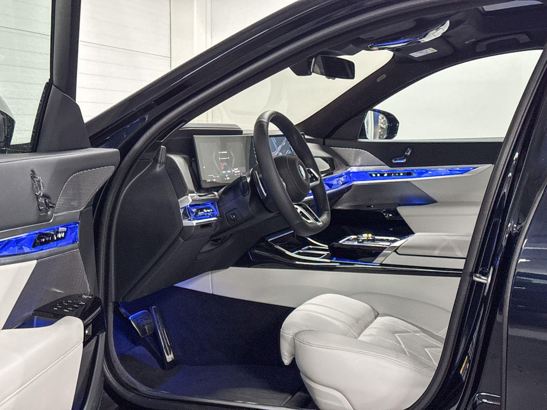 BMW i7