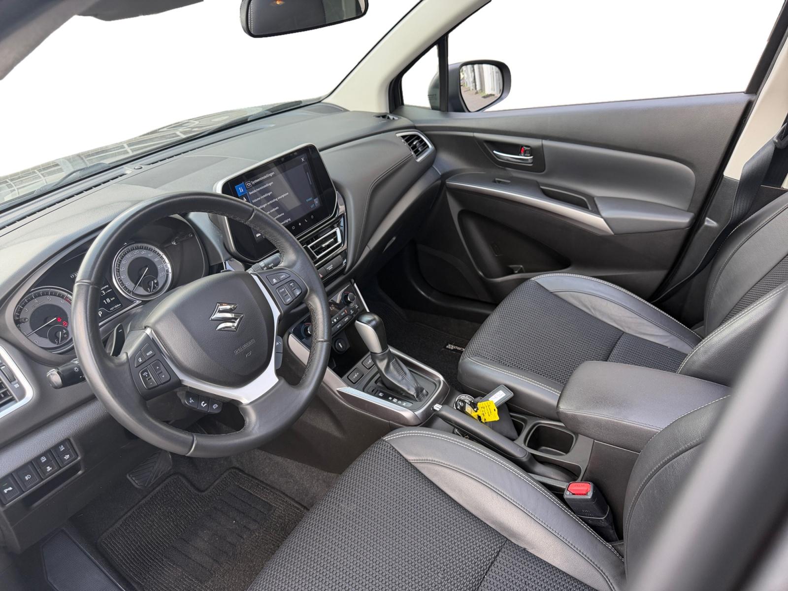 Suzuki S-Cross