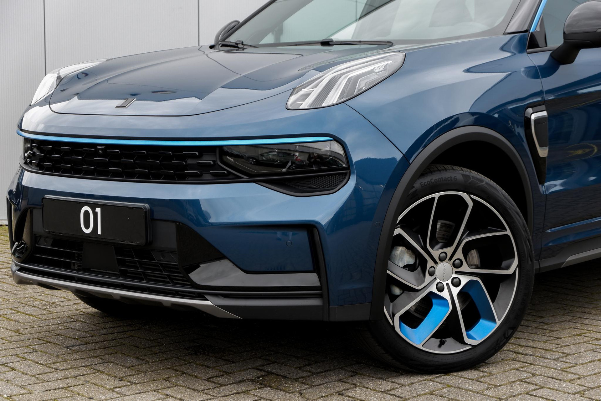 Lynk & Co 01