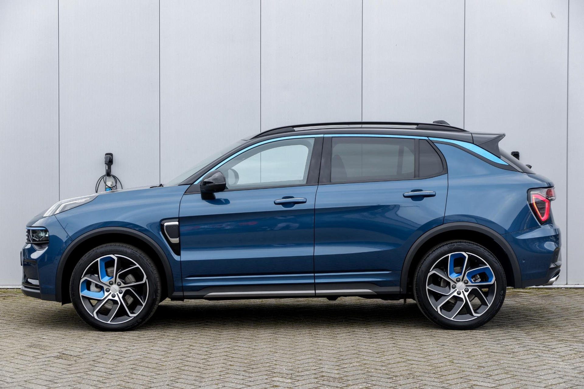 Lynk & Co 01
