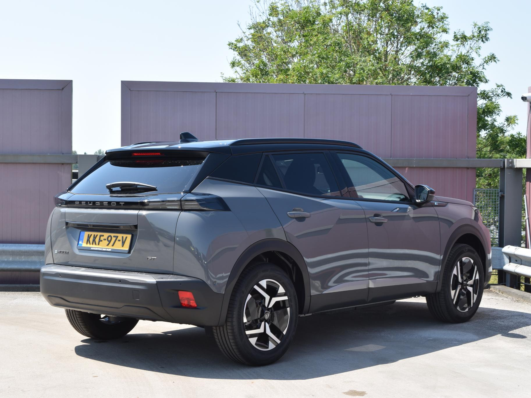 Peugeot e-2008