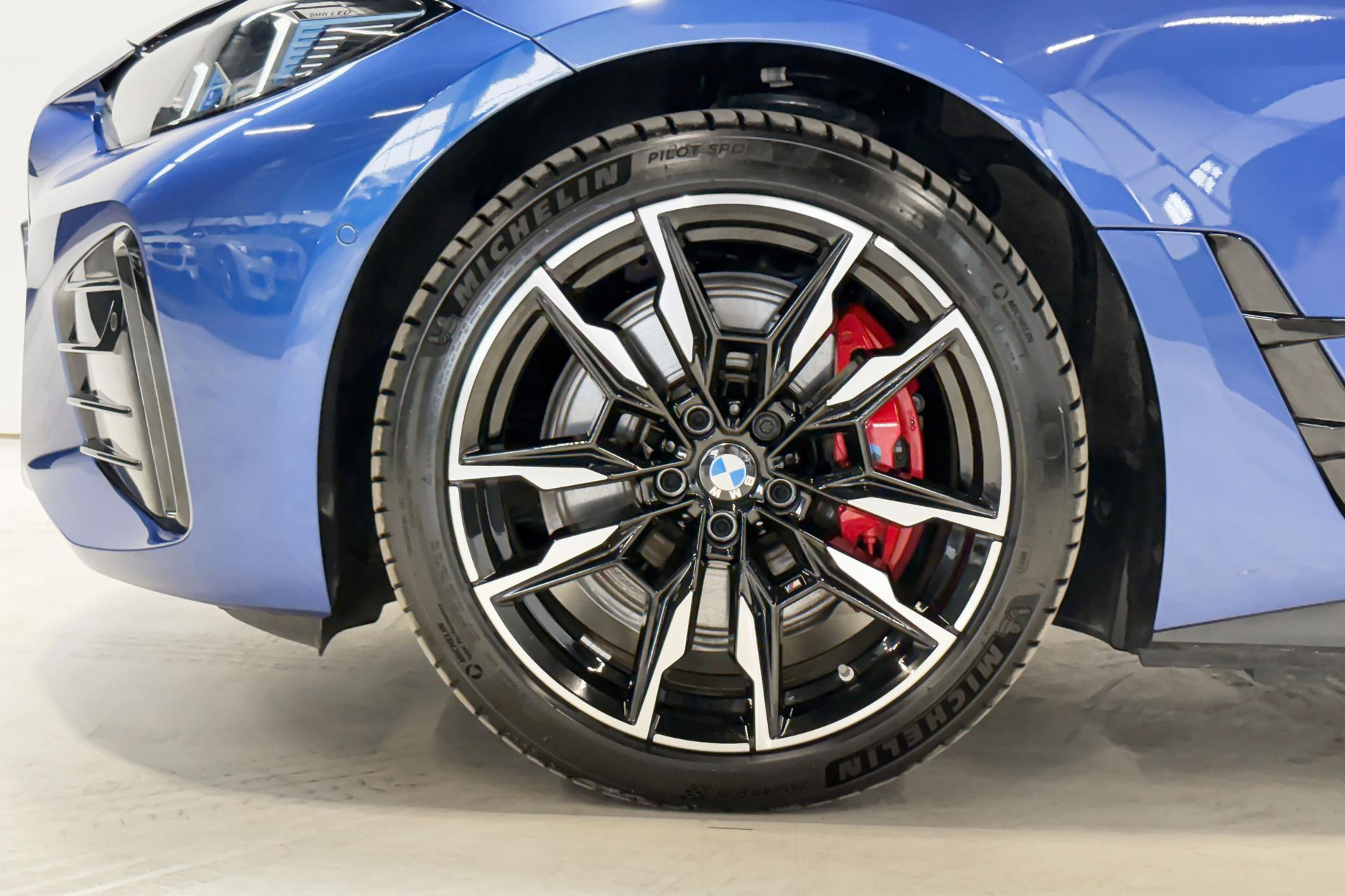 BMW i4
