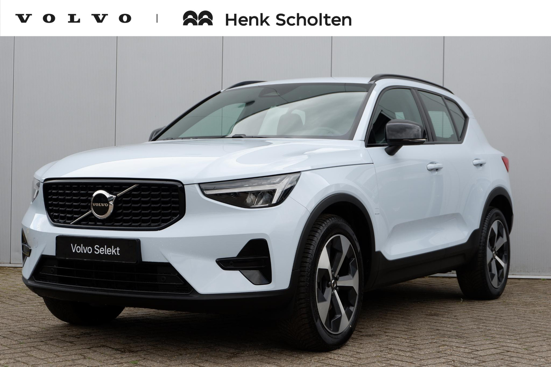 Volvo XC40 B4 Plus Dark 2025, foto 1