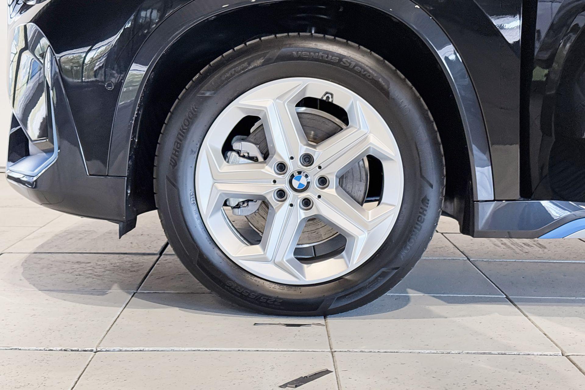 BMW iX1
