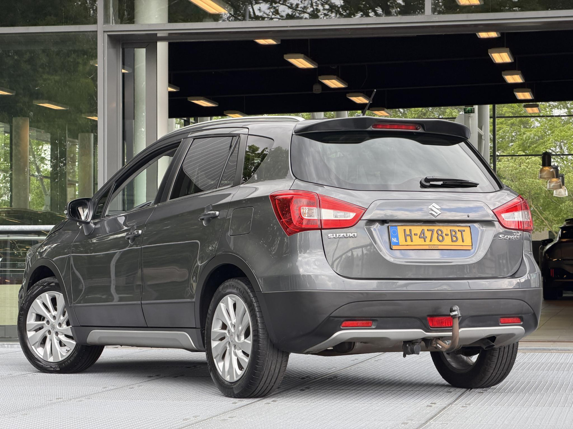 Suzuki S-Cross