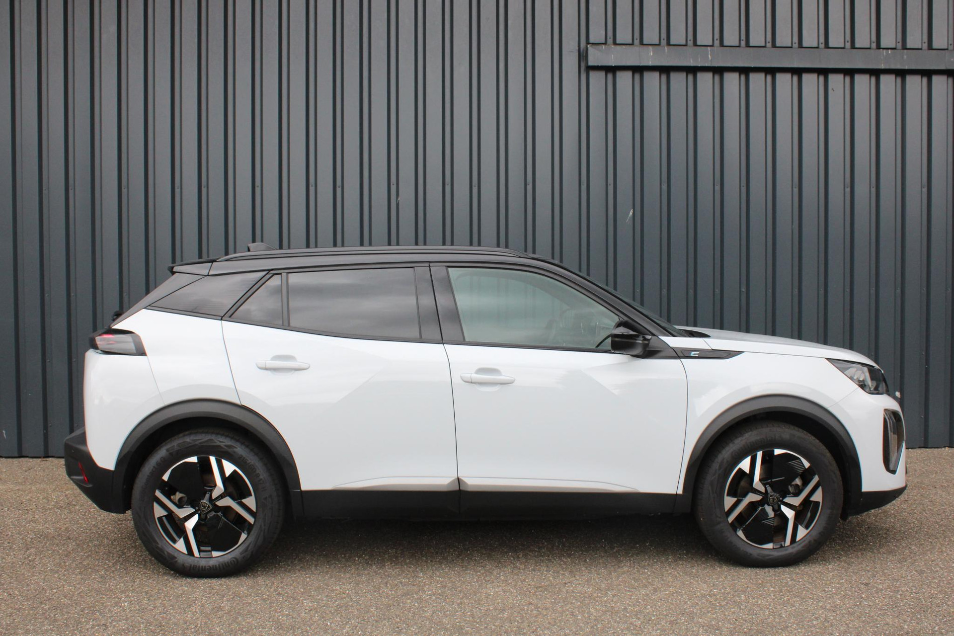 Peugeot e-2008