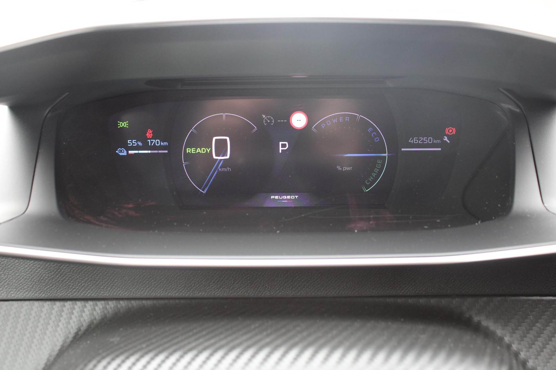 Peugeot e-2008