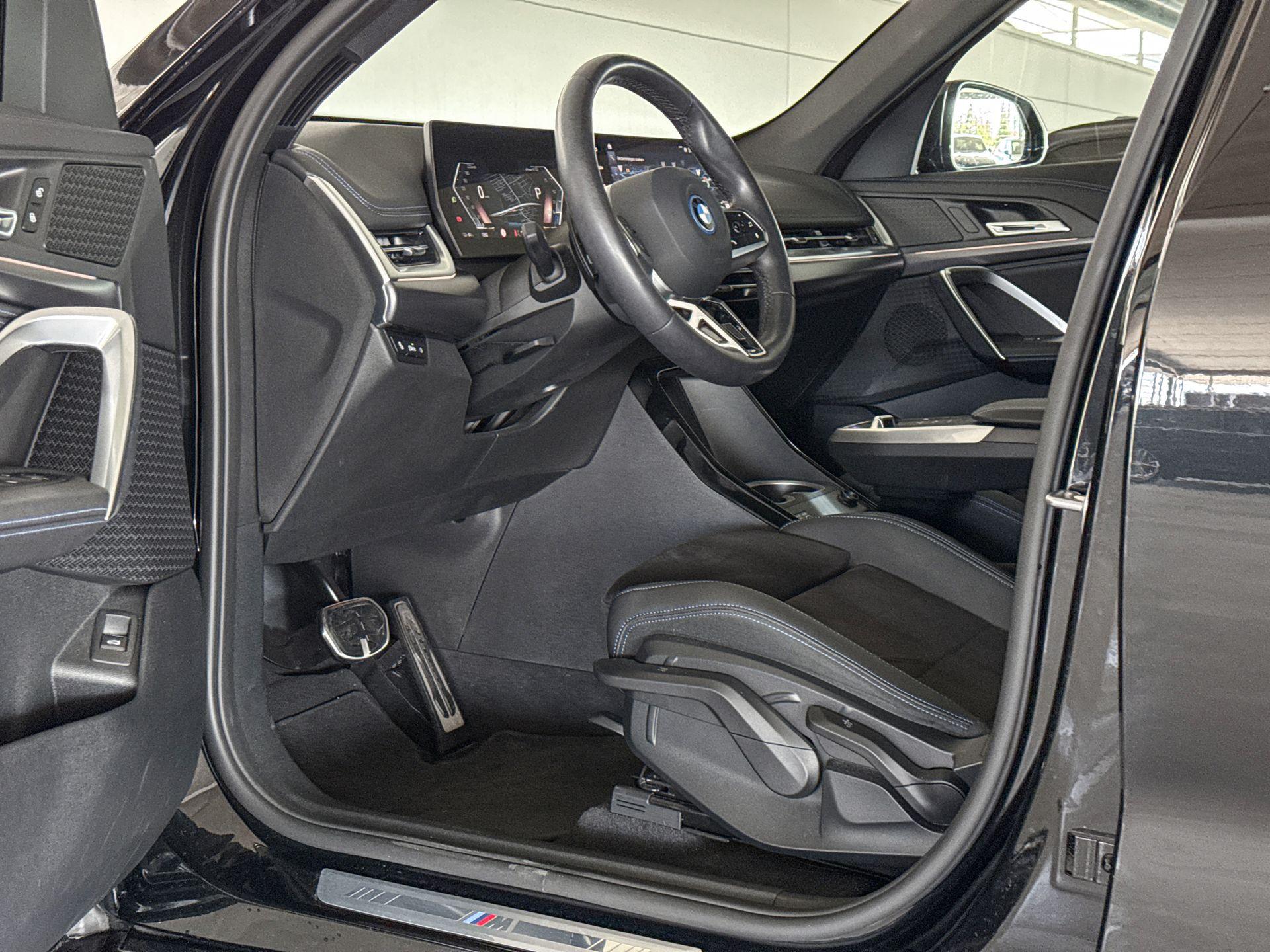 BMW iX1