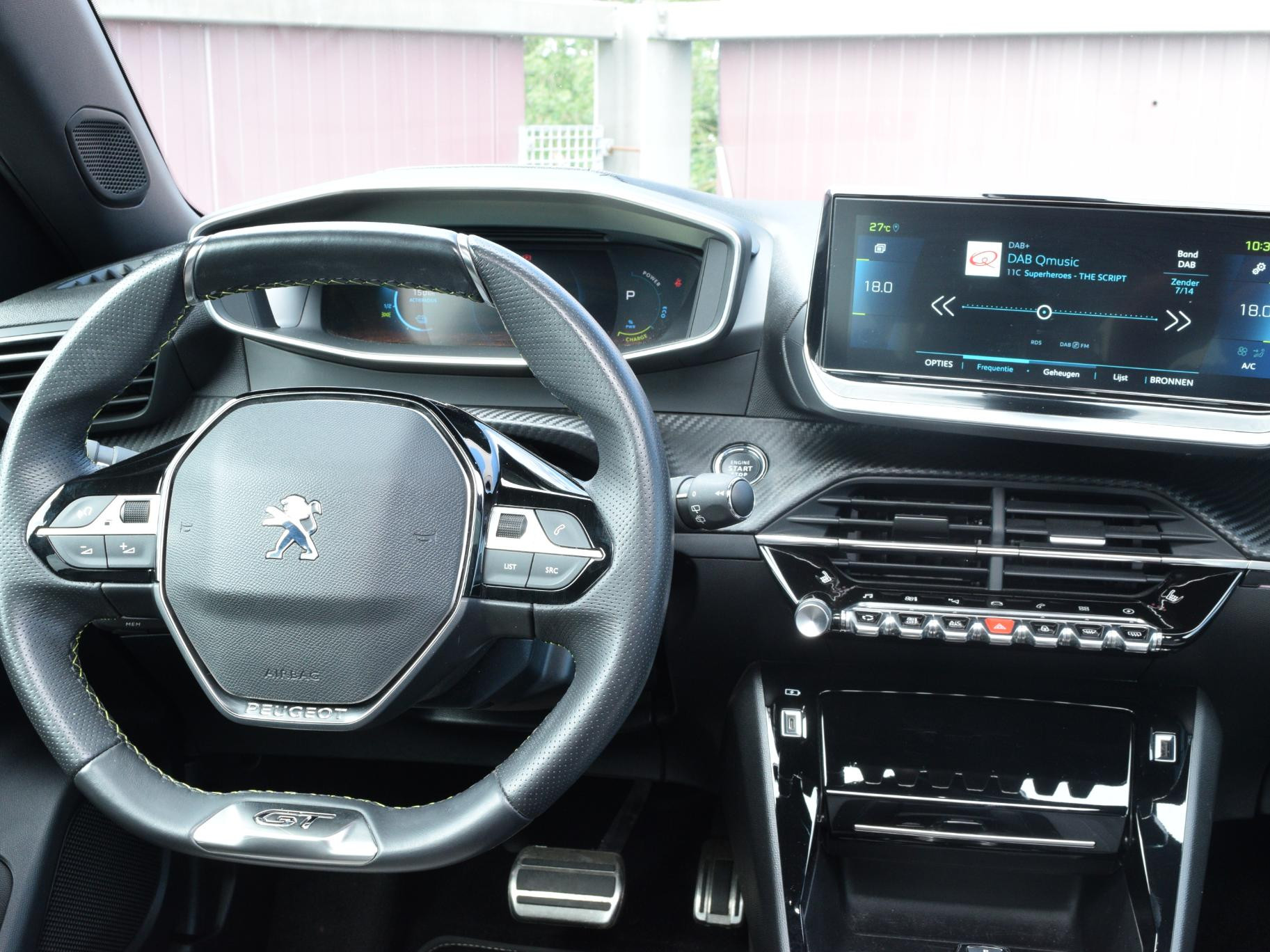 Peugeot e-2008