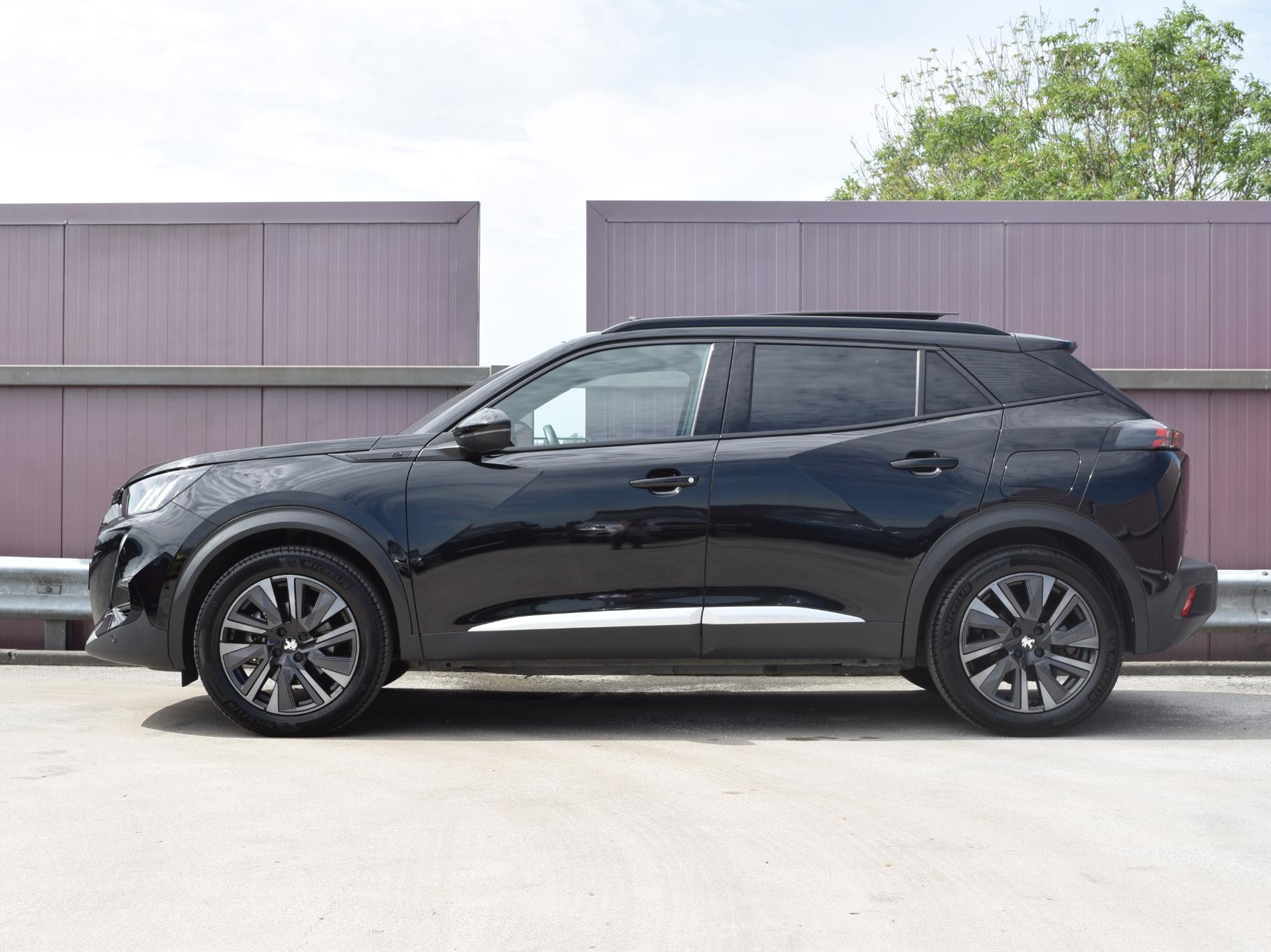 Peugeot e-2008