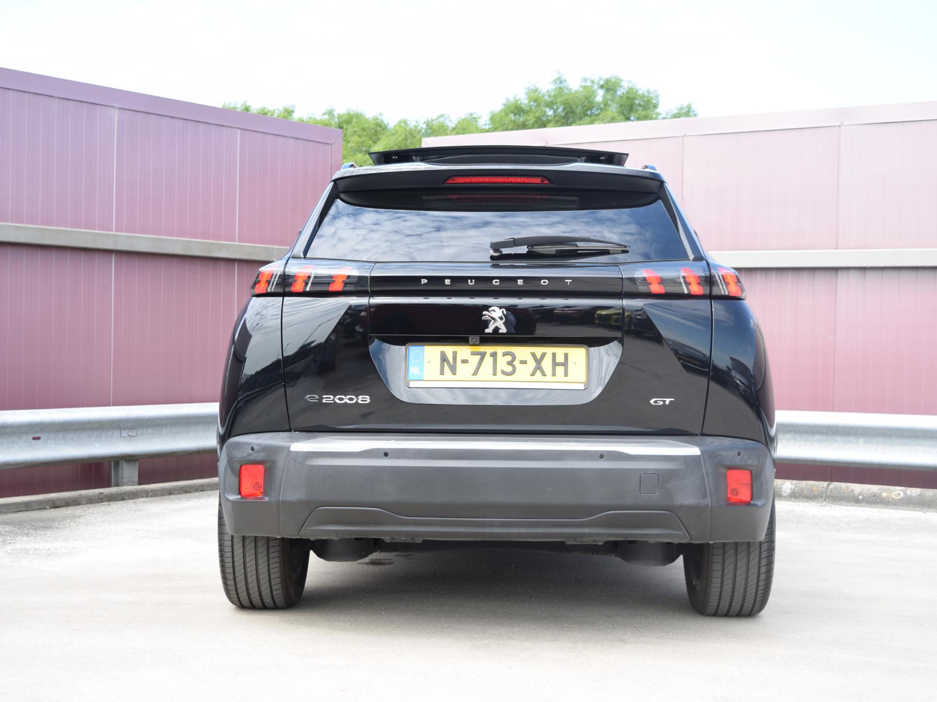 Peugeot e-2008