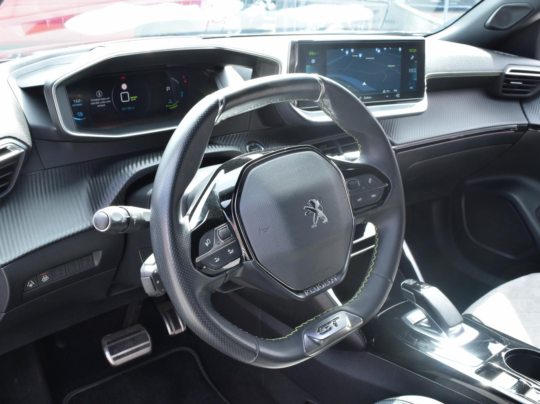 Peugeot e-2008