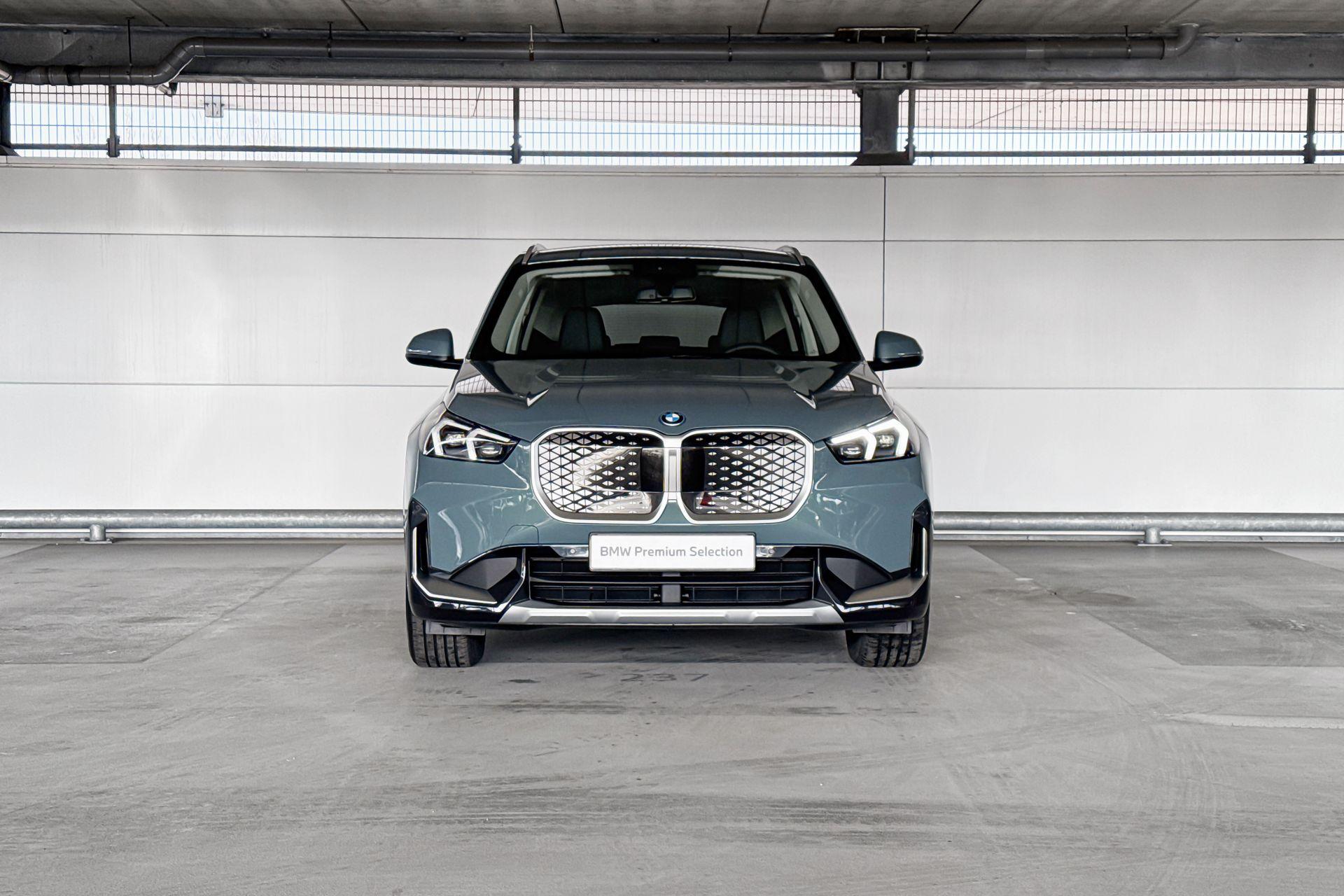 BMW iX1