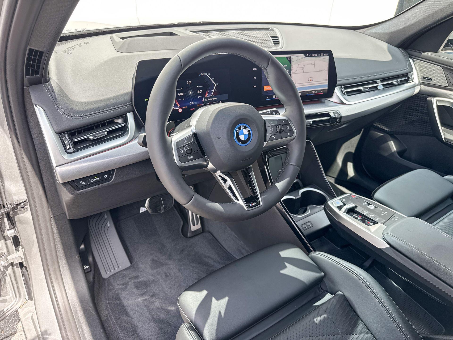 BMW iX1