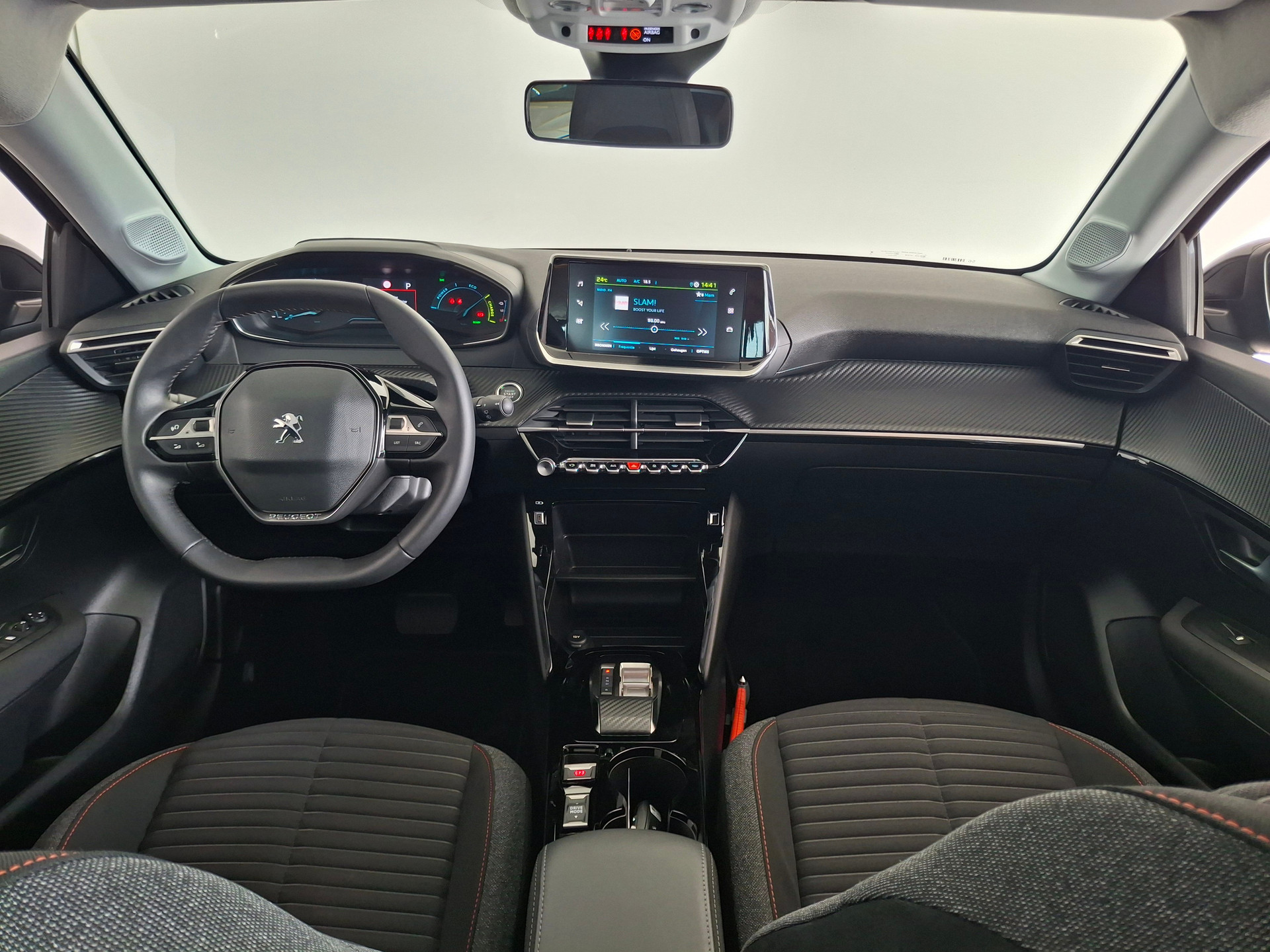 Peugeot e-208