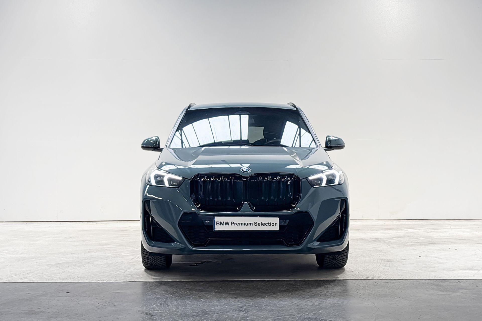 BMW iX1