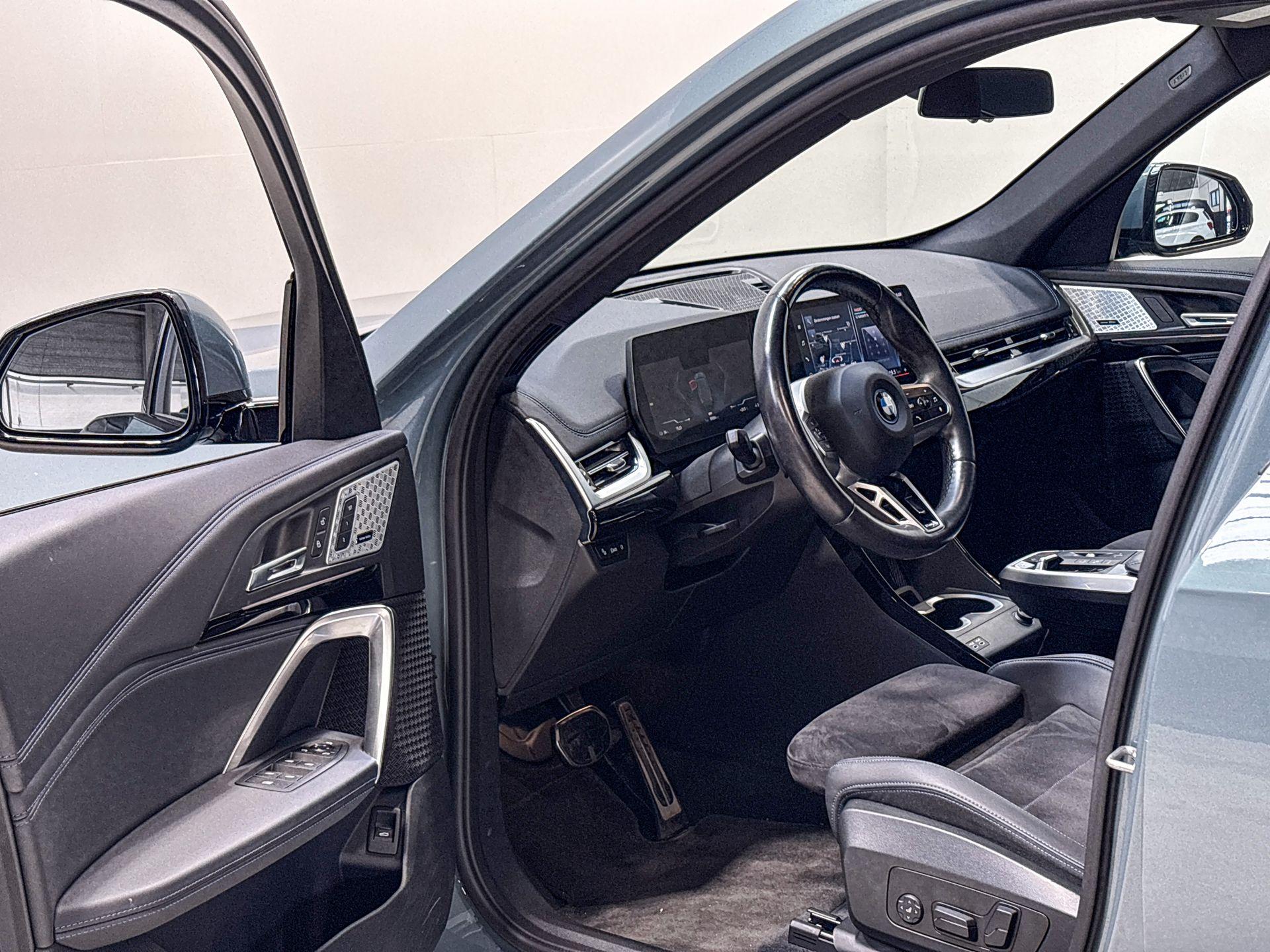 BMW iX1