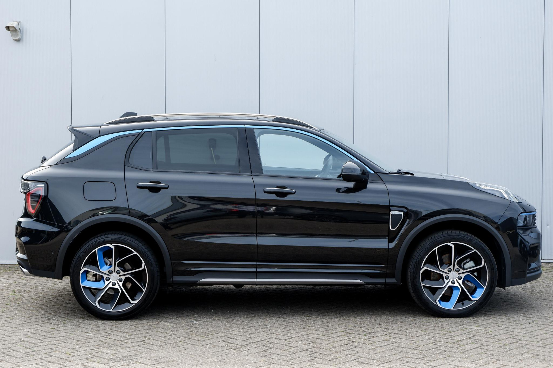 Lynk & Co 01
