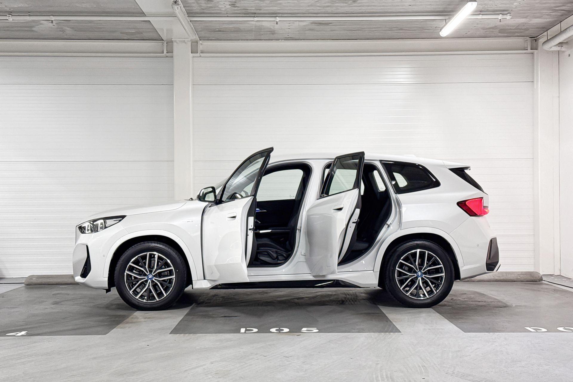 BMW iX1
