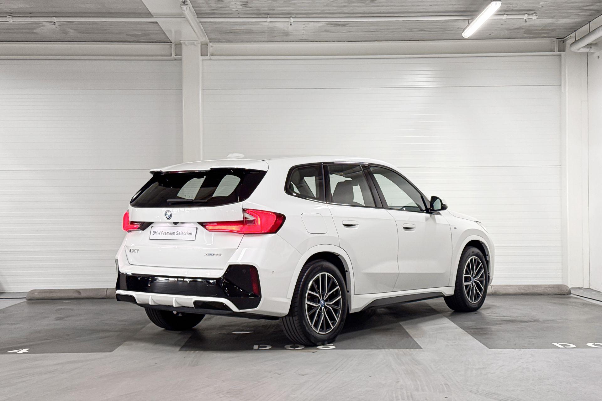 BMW iX1