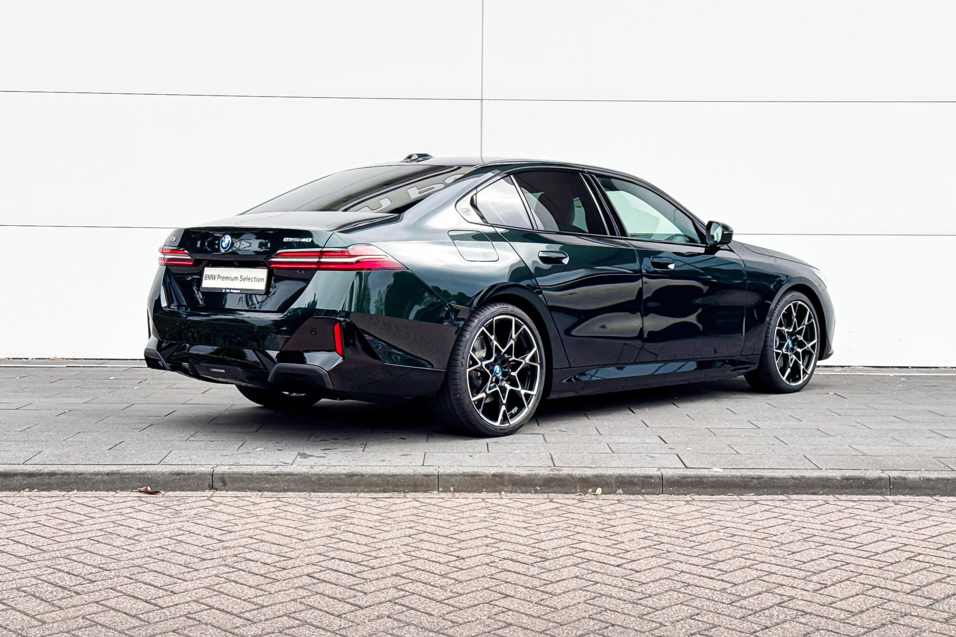 BMW i5