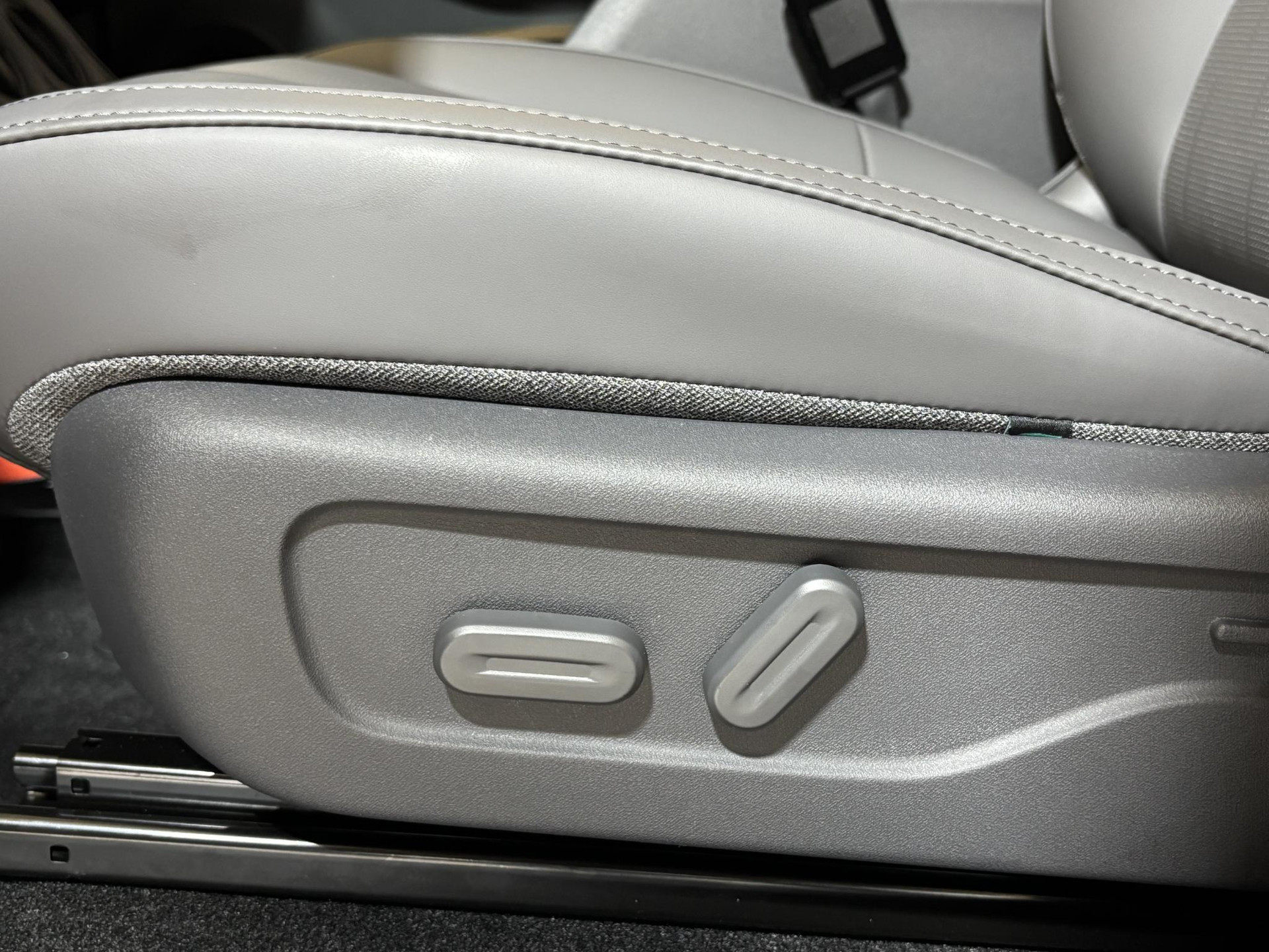 Leapmotor B10