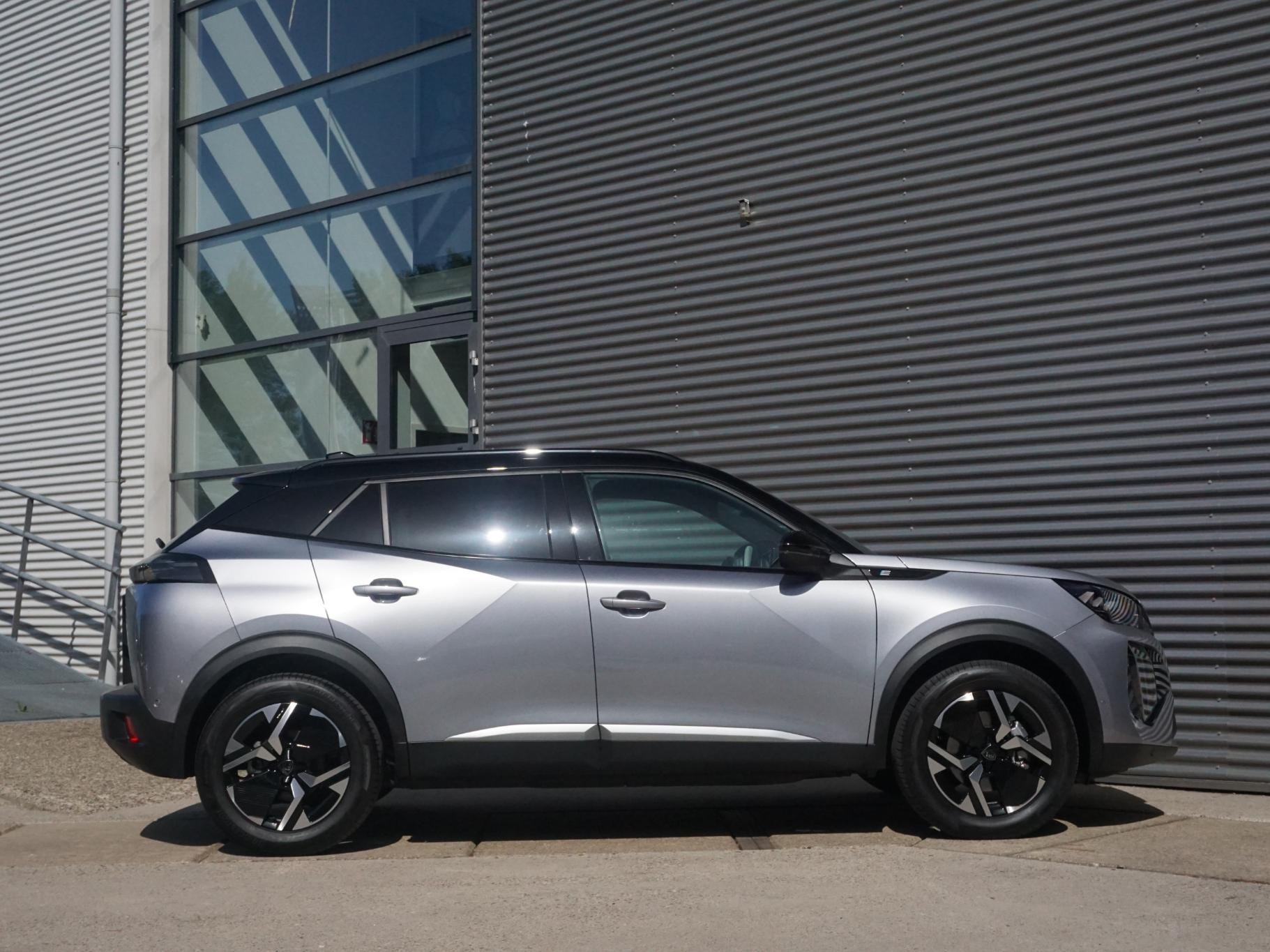 Peugeot e-2008