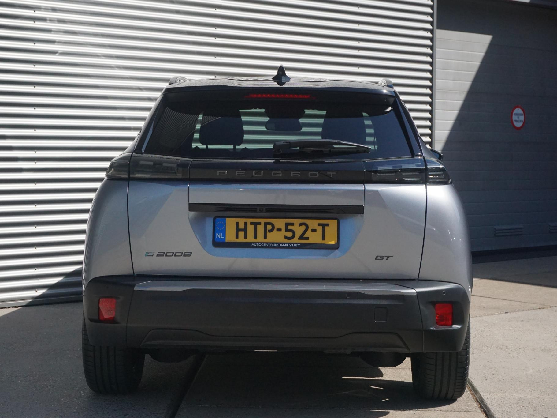 Peugeot e-2008