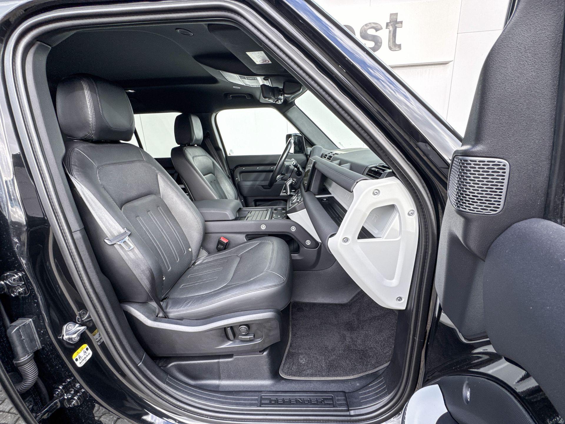 Land Rover Defender 110