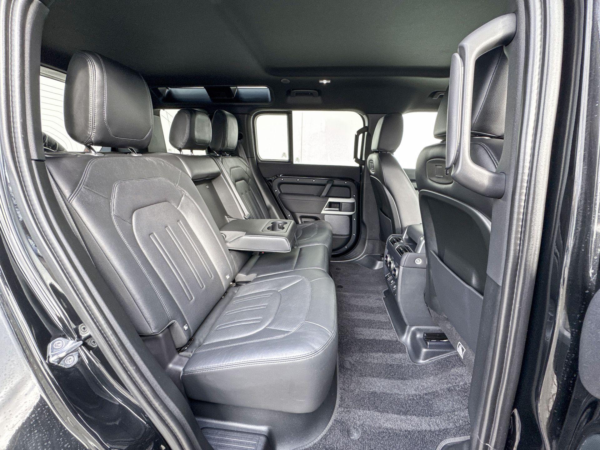Land Rover Defender 110
