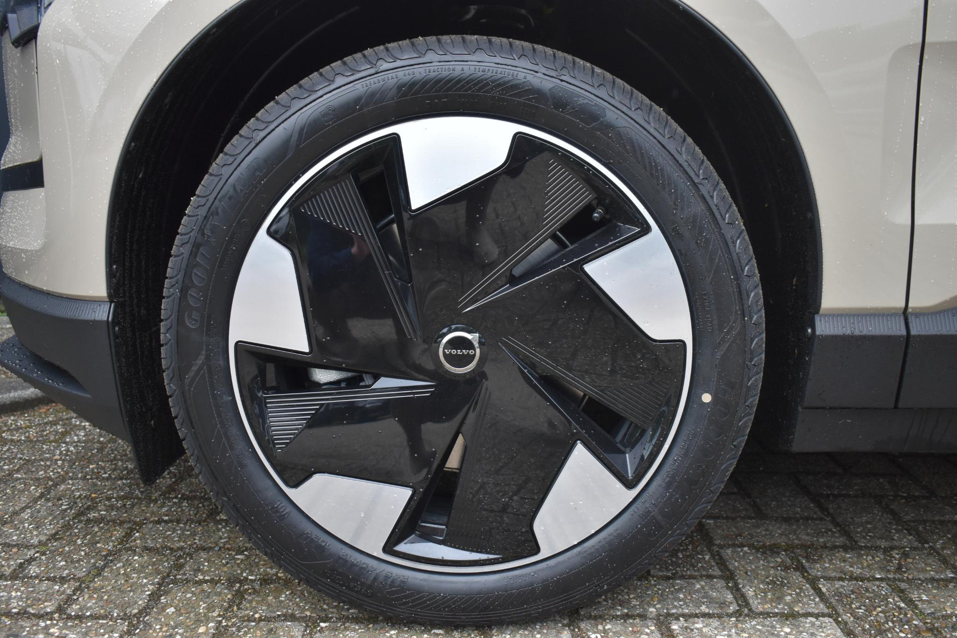Volvo EX30