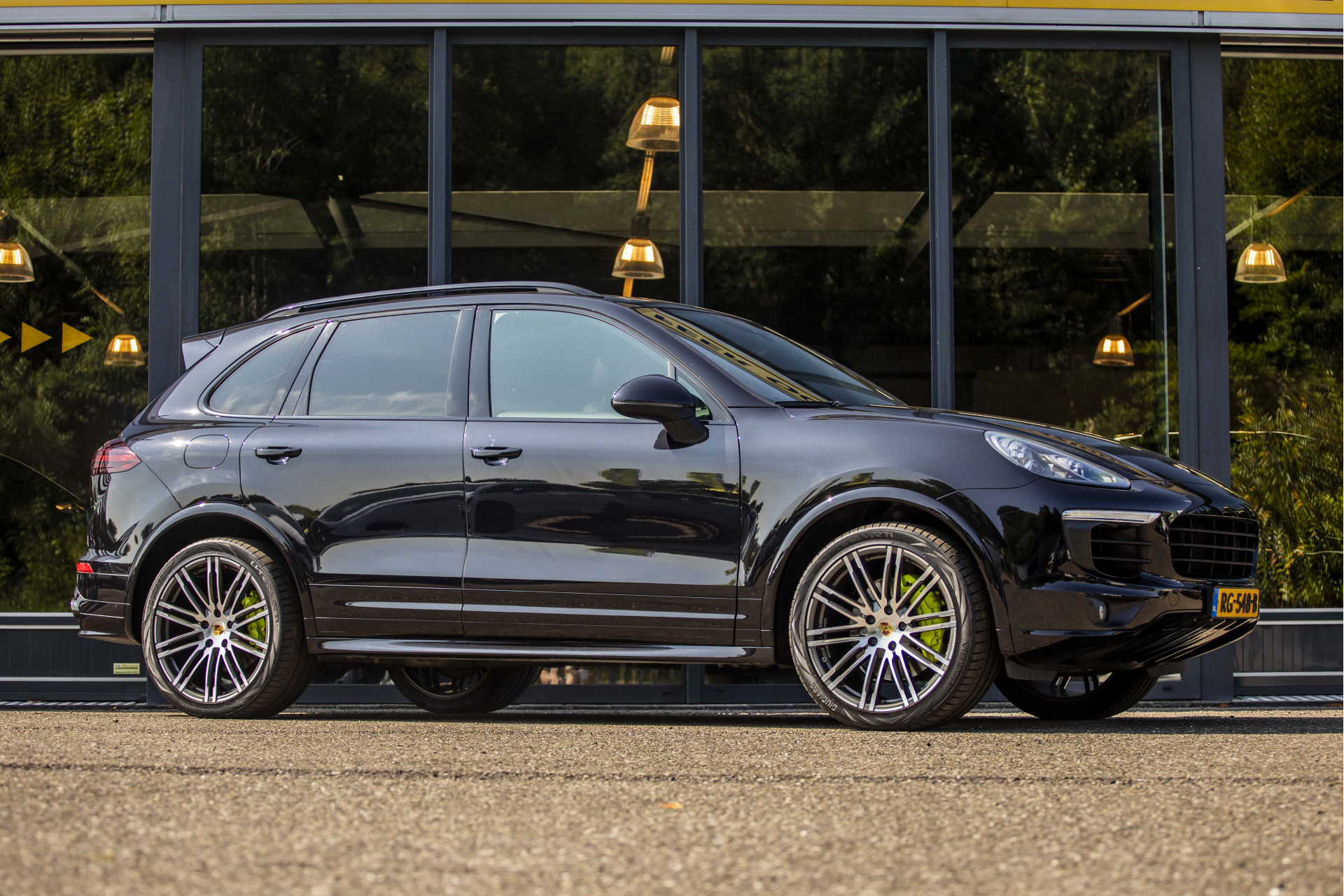 Porsche Cayenne 3.0 S E-Hybrid Platinum Edition NL Auto!