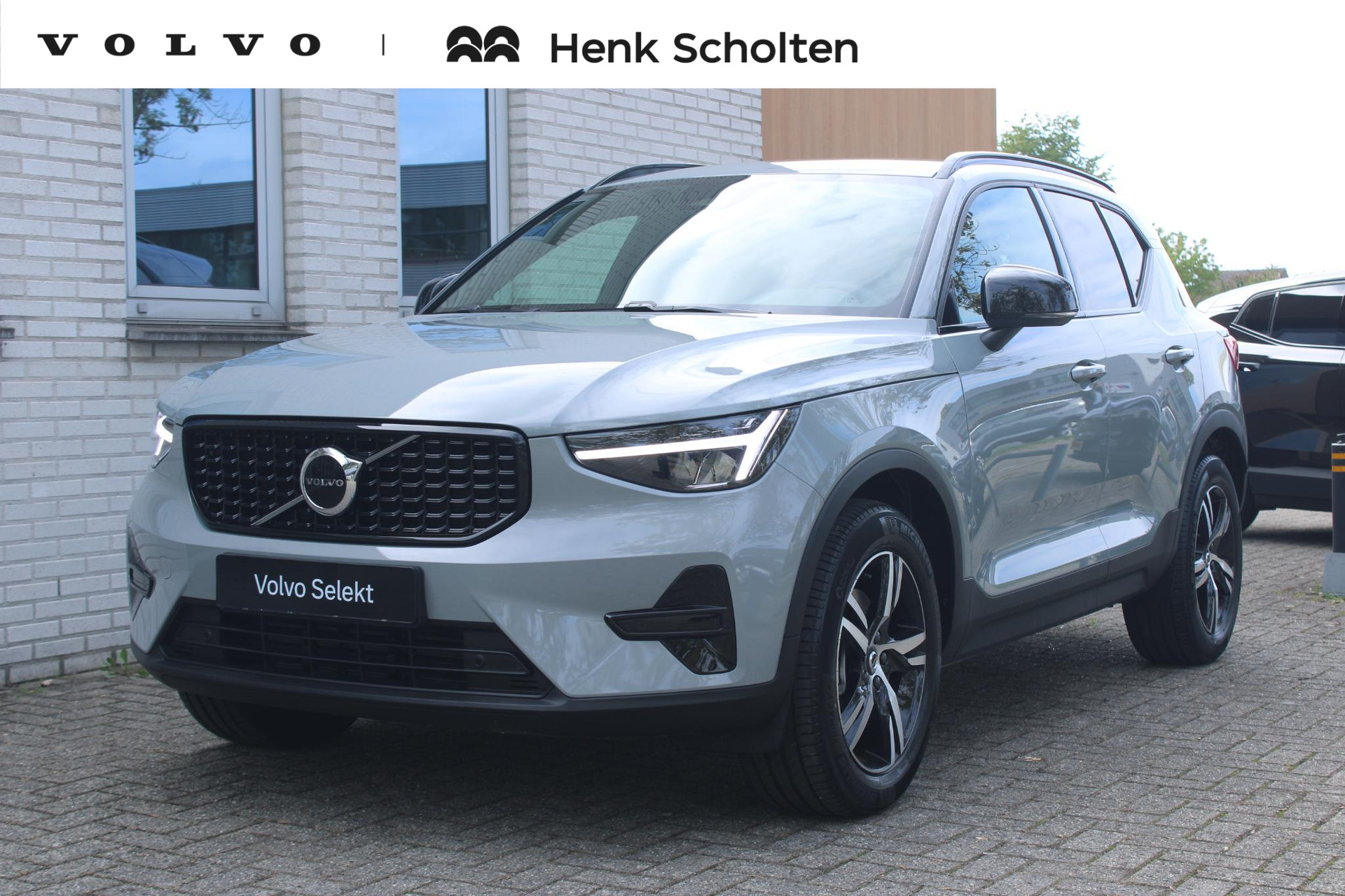 Volvo XC40 B4 Aut. Plus Dark 2026, foto 1