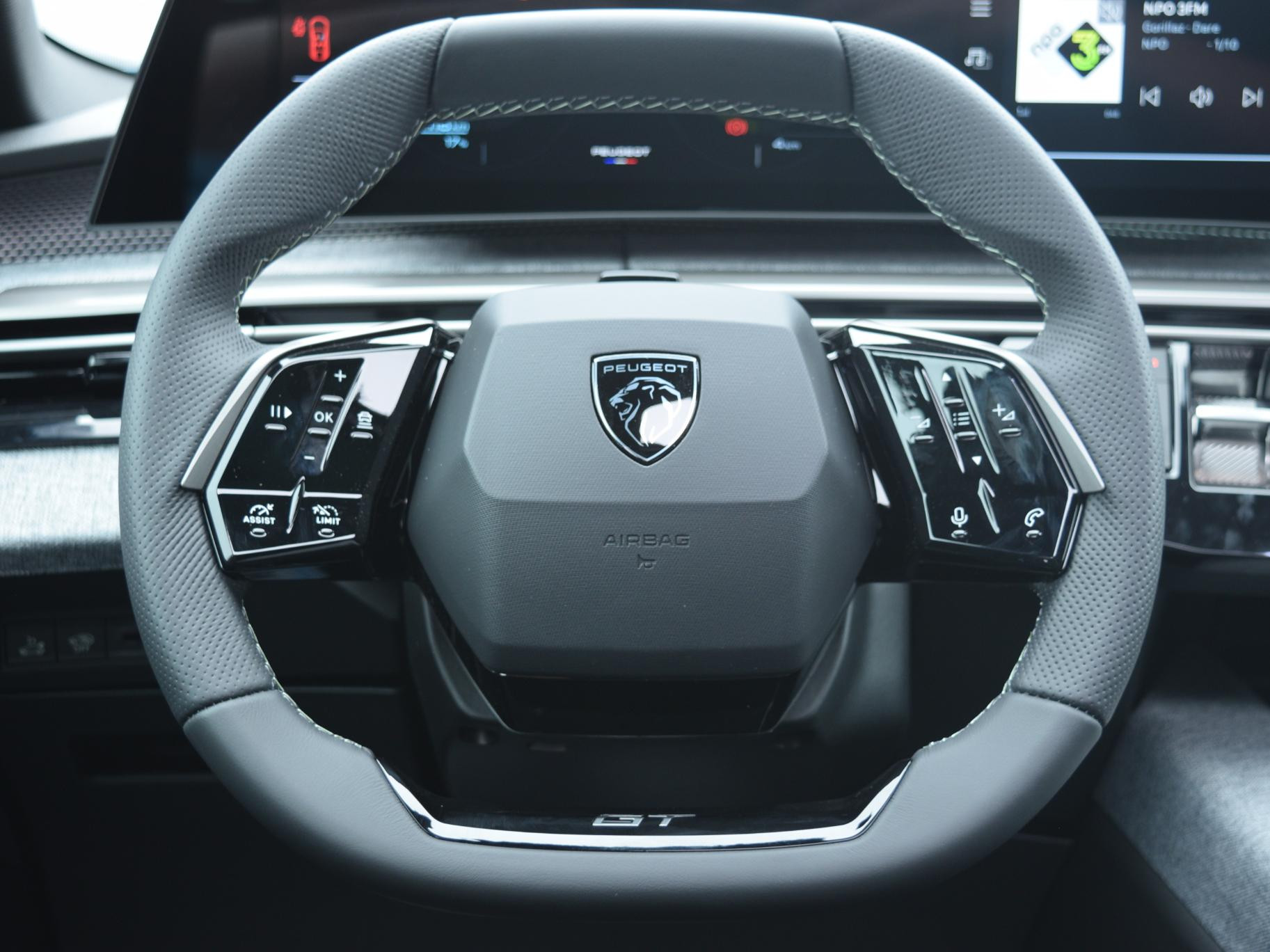 Peugeot e-3008