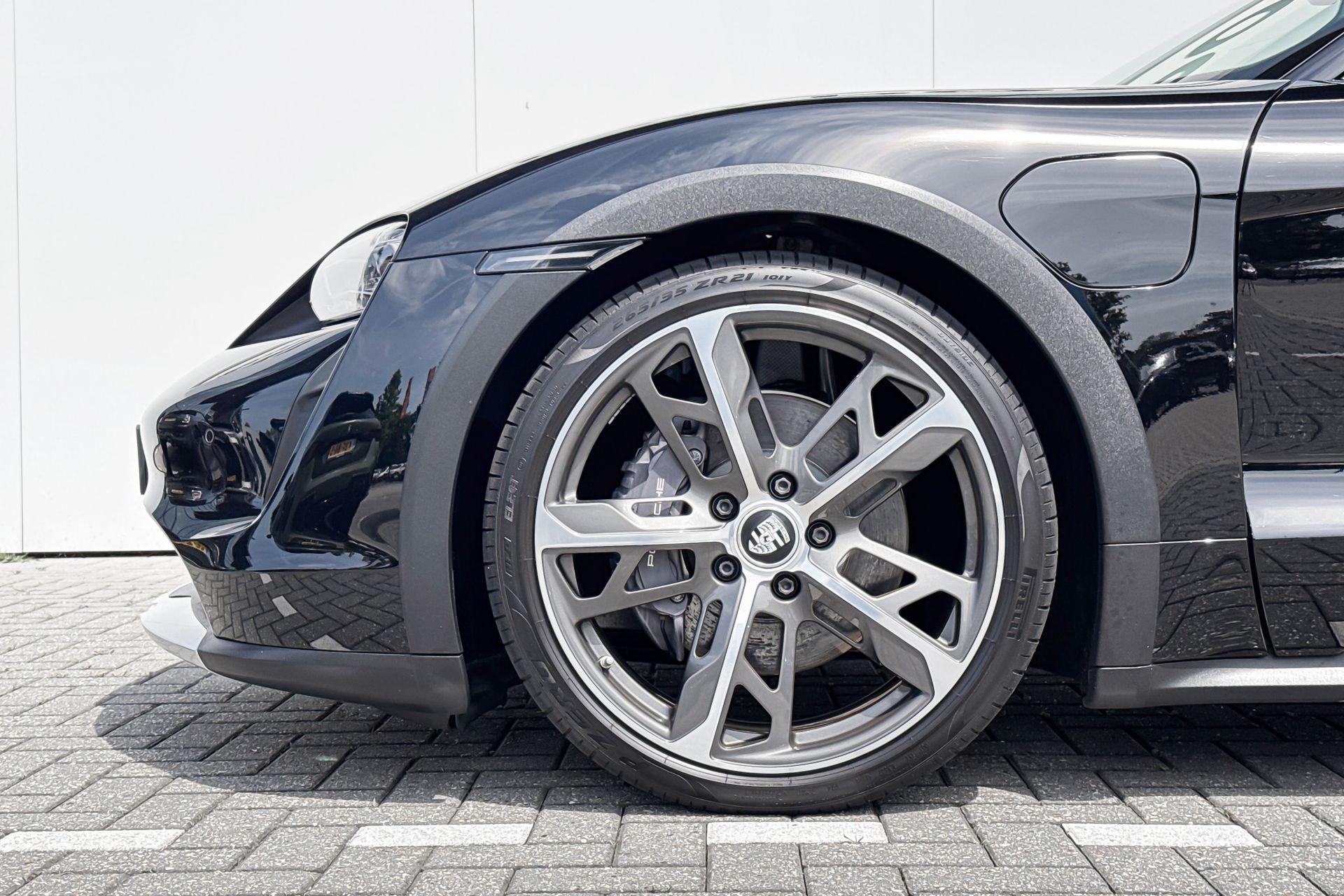 Porsche Taycan Cross Turismo