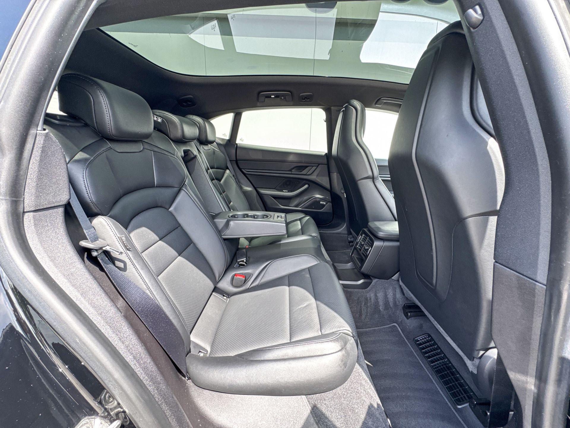 Porsche Taycan Cross Turismo